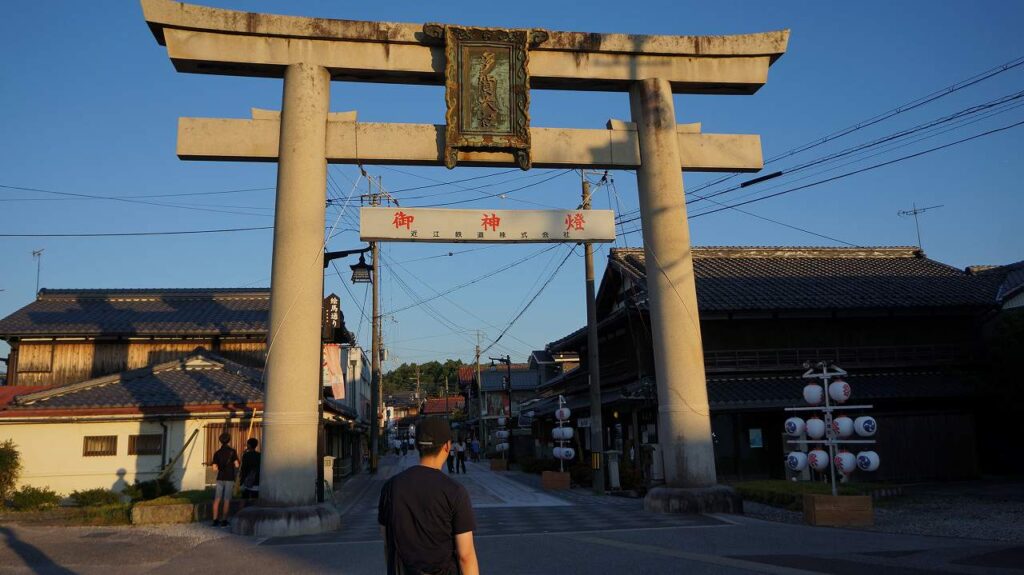 多賀大社前駅の鳥居